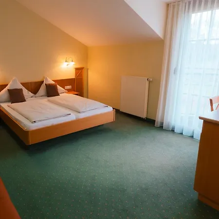 Gaestehaus Kraft Hotel 3*