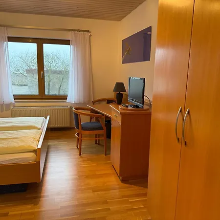 Hotel Gaestehaus Kraft 3*